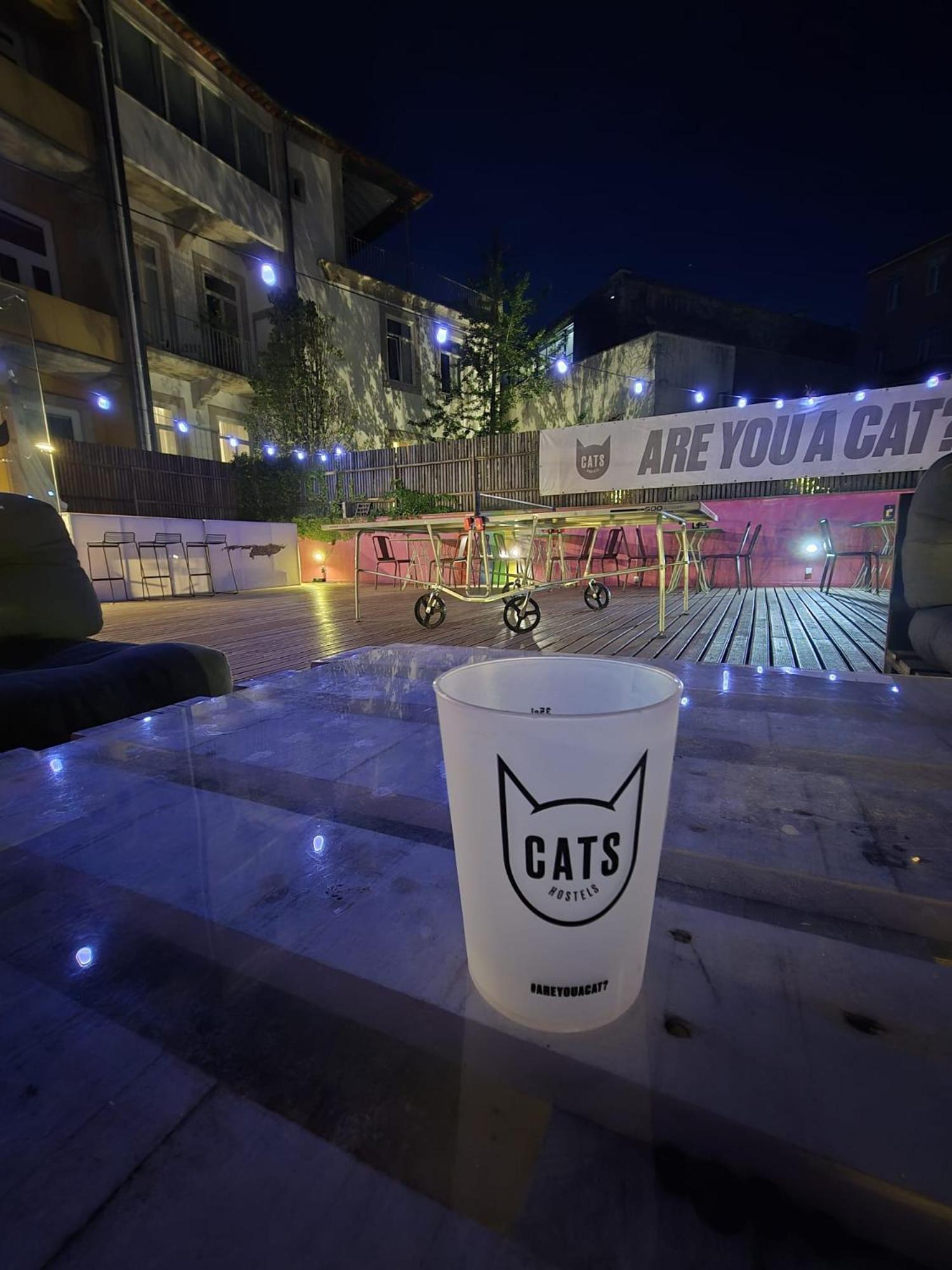 Cats Porto Hostel Buitenkant foto